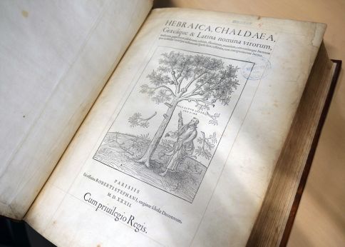 Photo Bible latine illustrée de Robert Estienne (1532) © université de Bordeaux
Don d’Elie Gintrac (1791-1877) médecin bordelais ayant œuvré à la création de la Faculté de médecine.