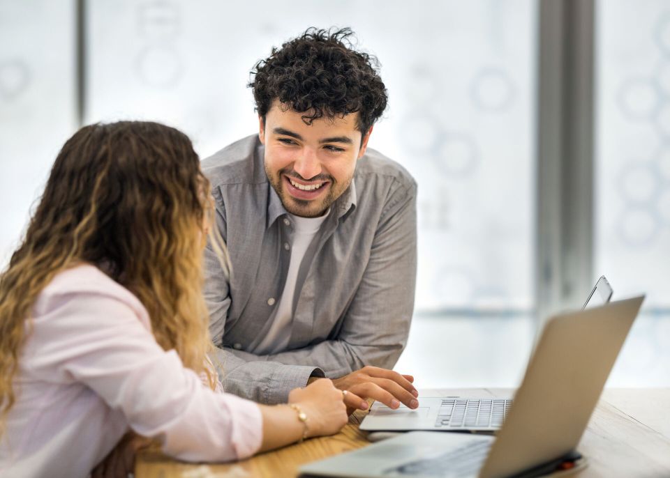 Les Campus connectés mettent à votre disposition des espaces de travail dédiés pour suivre une formation à distance dans l’enseignement supérieur ©  Arthur Pequin