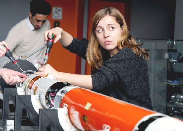 Photo : Les étudiants d'Evering participent au projet PERSEUS. Il vise à favoriser l'apprentissage et l’émergence de solutions innovantes dans le spatial © université de Bordeaux